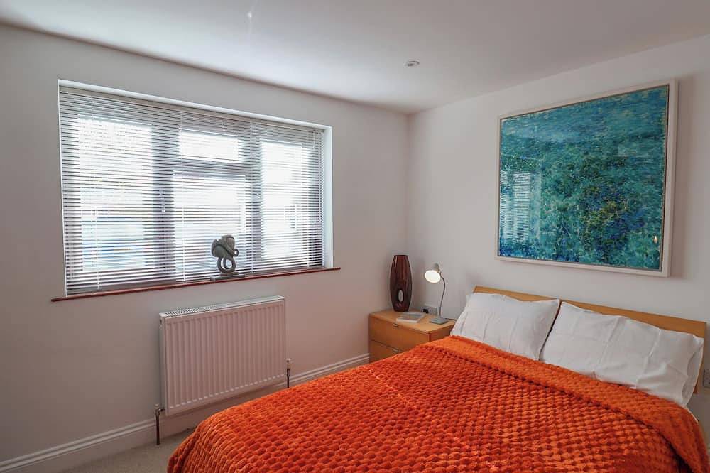 Arum, pet friendly, character holiday cottage in Easton, Portland in Easton (Portland), Isle of Portland