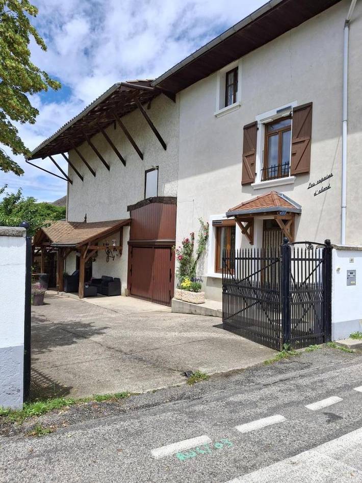 Gîte pour 6 personnes, avec jardin et terrasse, animaux acceptés à Beaucroissant