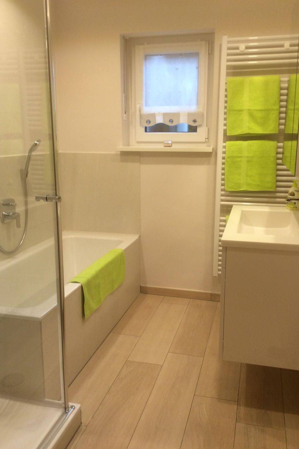 Ganze Wohnung, Freistehendes Ferienhaus mit Südbalkon in Marktrodach, Frankenwald