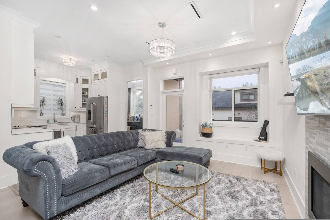 Game-Day Ready 4Br Home | Spacious & Near Transit! in Vancouver, Columbia Britannica