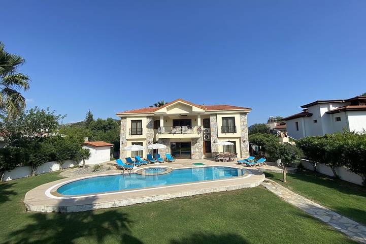 Holiday rental for 10 people, with hot tub and garden in Dalyan