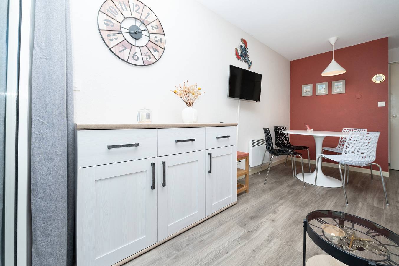 Hel lägenhet, Apartment "Arzon" with Terrace, Shared Pool and Communal Garden in Kerjouanno, Arzon