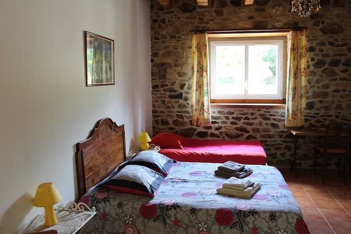 Les Sirènes, character gîte with swimming pool, 20 minutes from the coast in Lamballe, Cotes-d'Armor