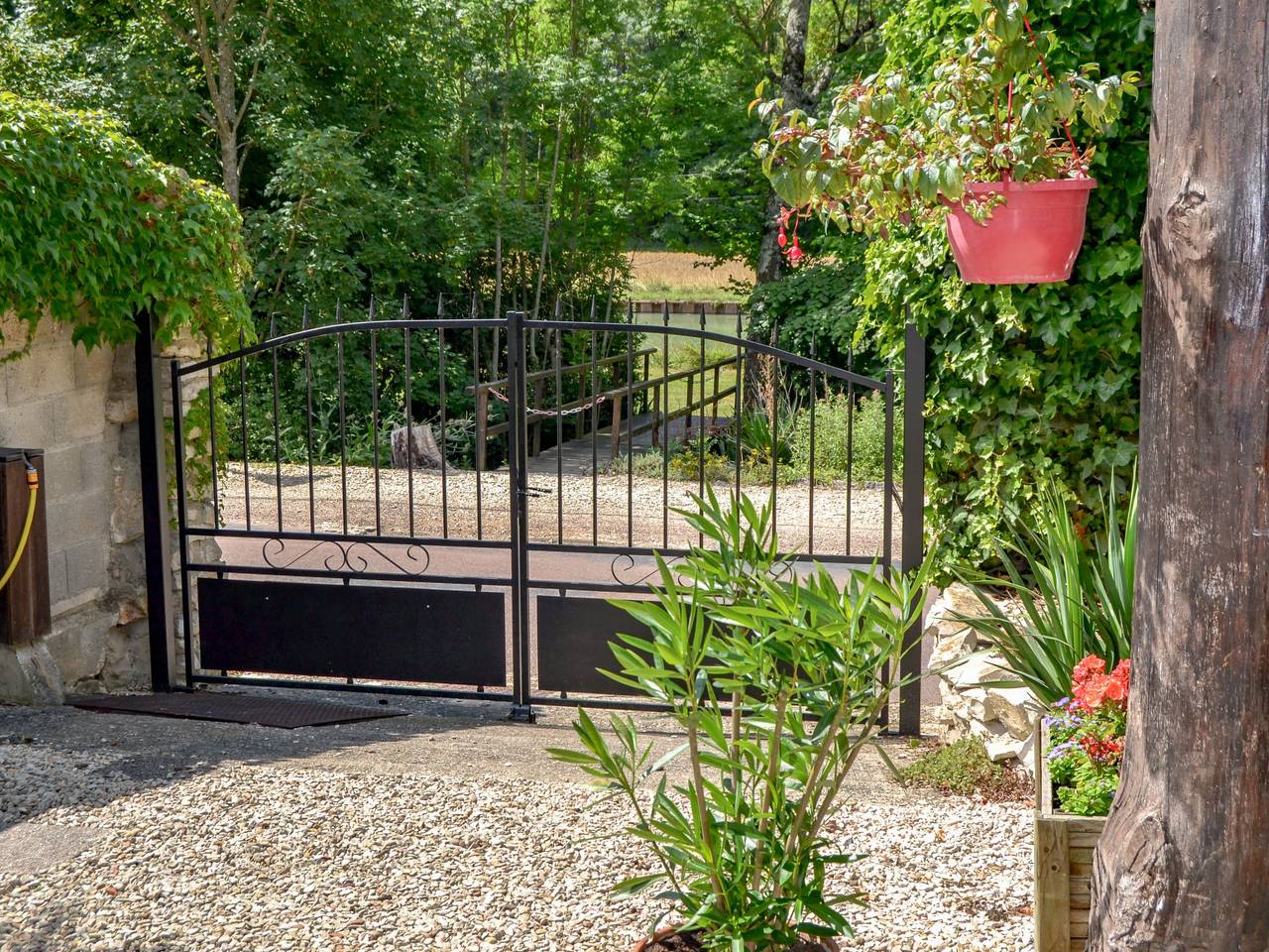 Chez Milou in Tanlay, Arrondissement d'Avallon