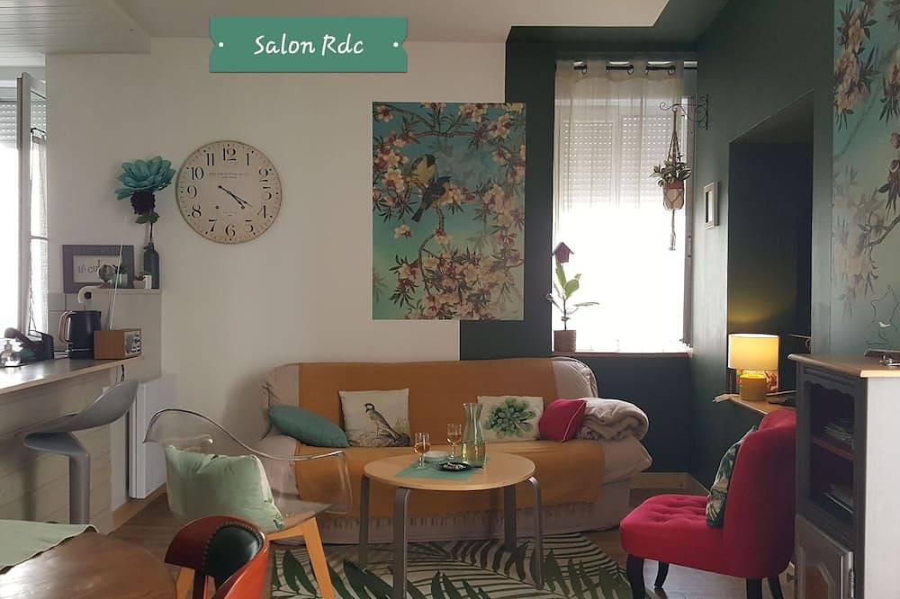 Jeanne's nest 79 in Saint-Maixent-l'École, Région de Niort