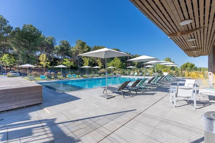 Appart’hôtel pour 2 personnes, avec jardin et piscine, animaux acceptés