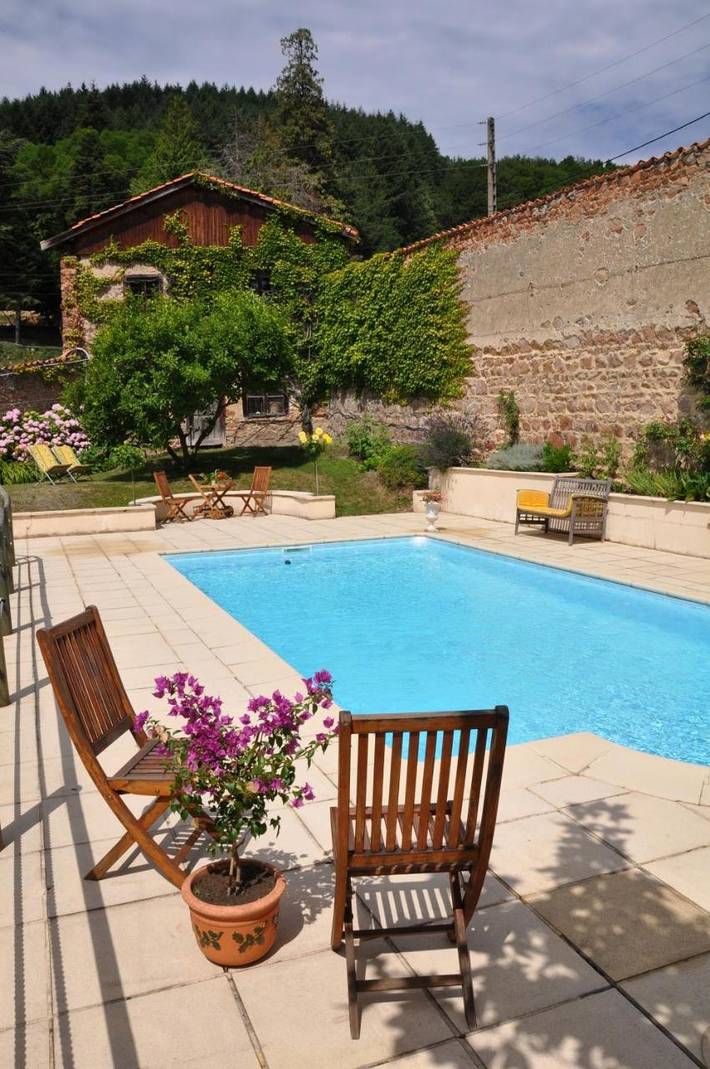 Chambre d’hôte pour 2 personnes, avec piscine et terrasse