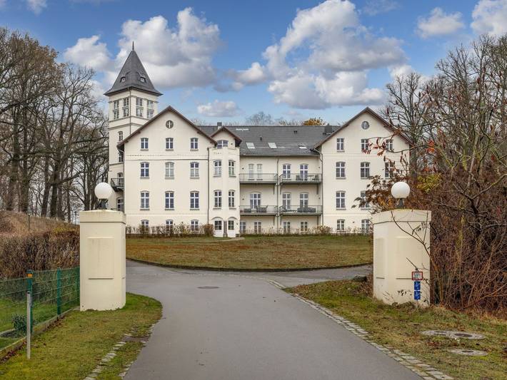 Schloss für 5 Personen, mit Terrasse und Sauna in Bastorf - 2