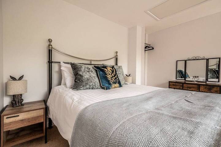 Elegant Cottage For 5 /Patio & Parking - River Exe in Crealy Adventure Park, Devon