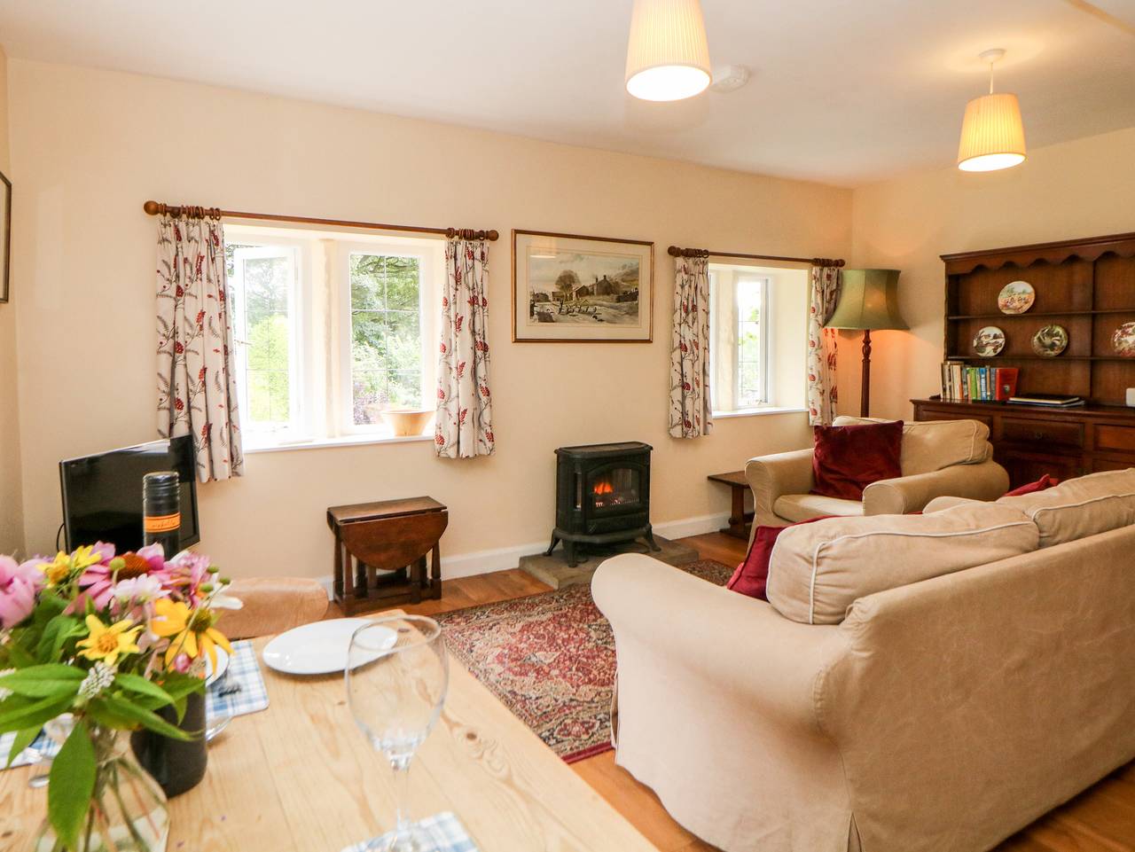 Underbank Hall Cottage in Hunshelf, South Yorkshire
