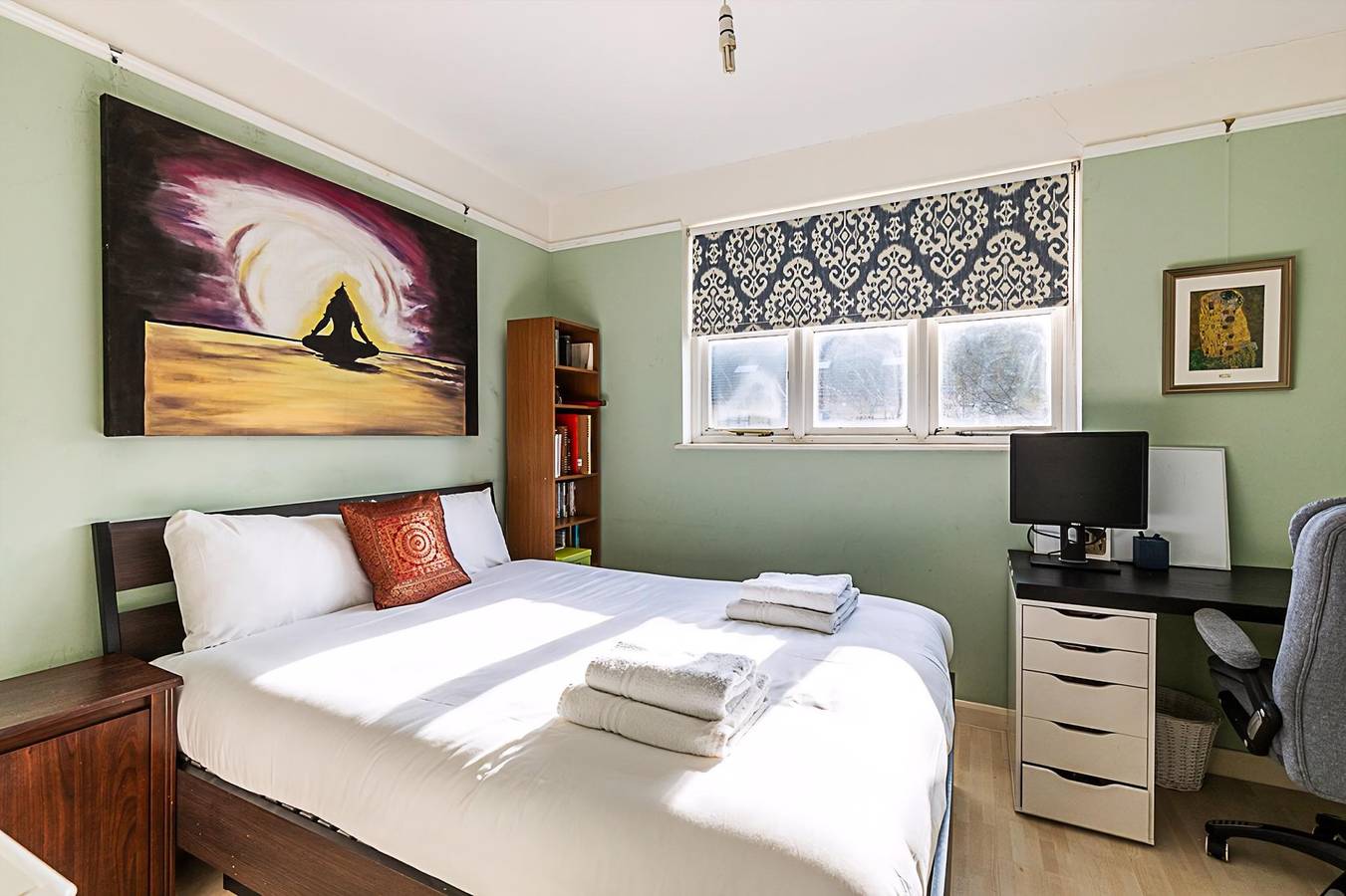 Stylish & Spacious 3-Bed Home in Vibrant Bow in Tower Hamlets, London