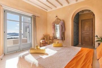 Villa for 14 People in Syros, Cyclades, Photo 1