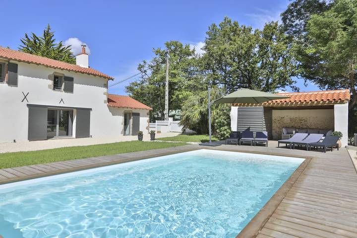 Gîte pour 8 personnes, avec piscine et jardin à Le Girouard
