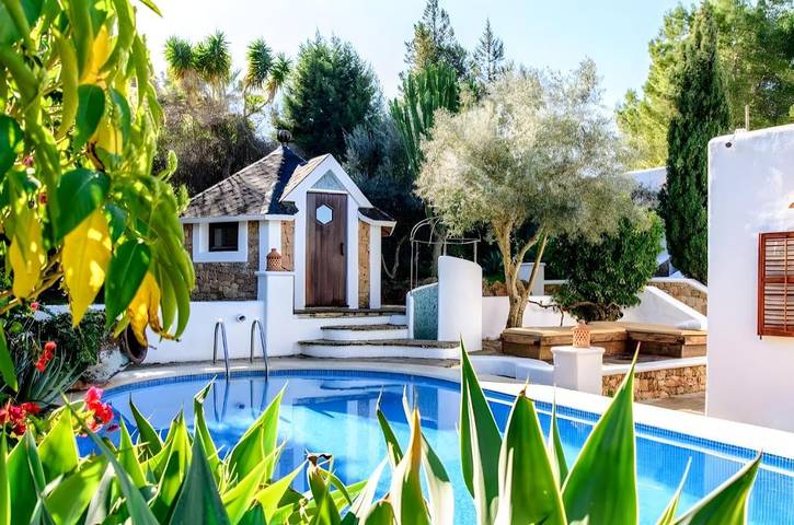Ferienhaus für 10 Personen, mit Whirlpool und Terrasse sowie Garten und Pool