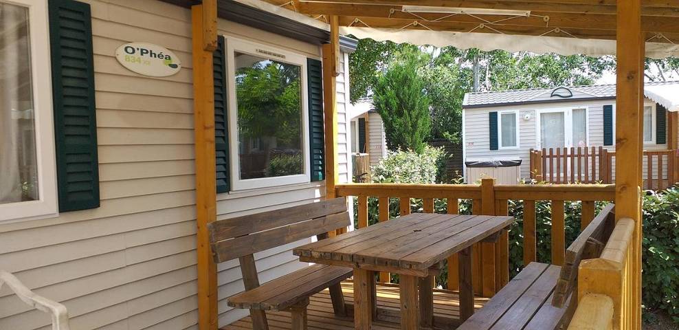 Camping pour 6 personnes, avec piscine ainsi que terrasse et bassin pour enfant à Vic-la-Gardiole - 3