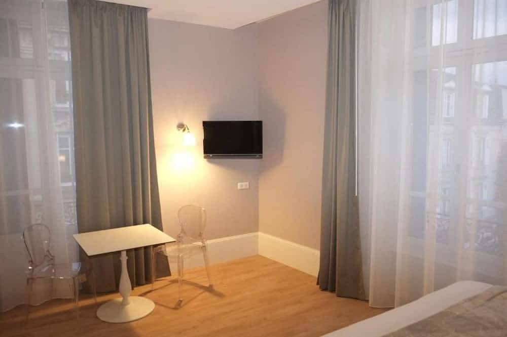 Appartement entier, Studio Premium climatisé - Maison Blanche in Limoges, Région de Limoges