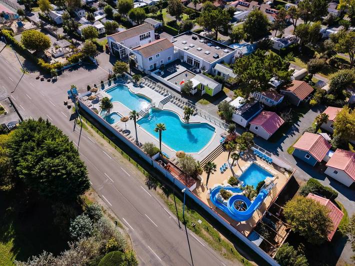 Camping für 4 Personen, mit Pool und Terrasse in Saint-Jean-de-Monts - 3