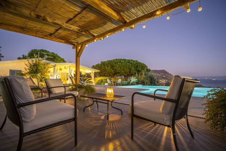 Villa per 8 persone, con piscina e giardino in Calabria