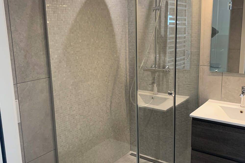 Beautiful Divonne Home in the Heart of the town and totally Private! in Divonne-les-Bains, Gex
