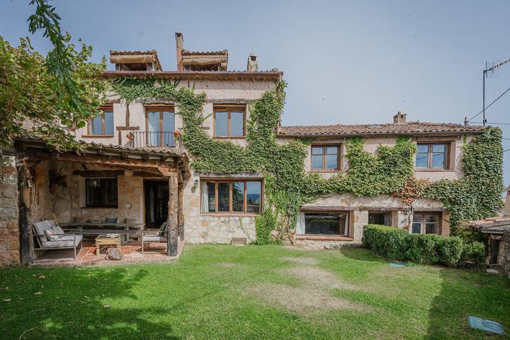 Casa rural para 12 personas, con Balcón y Jardín en Provincia de Segovia