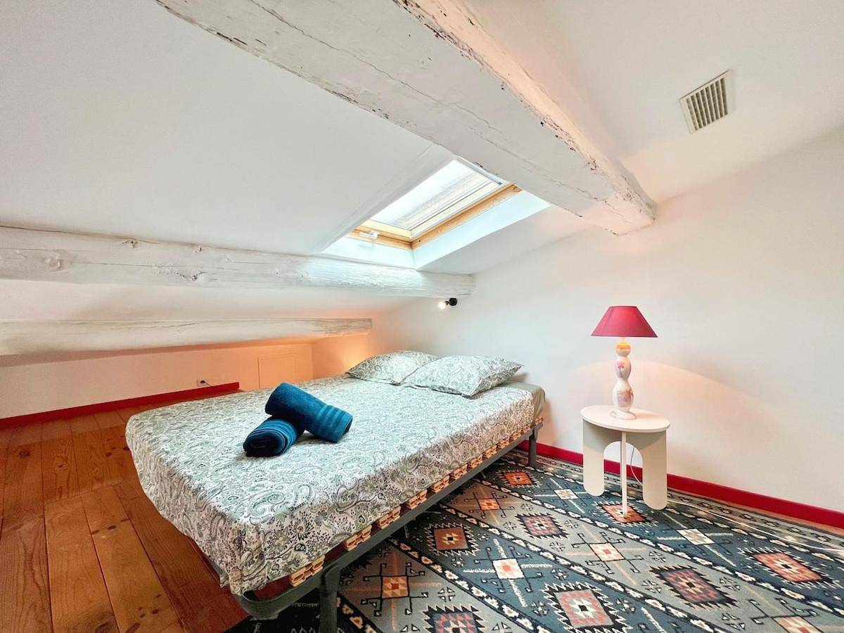 Appartement entier, Miraluna - Village médiéval, calme, insolite, 6 personnes in Miramas, Côte méditerranéenne (France)