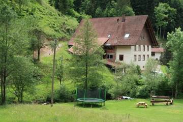 Ferienhaus für 18 Personen, mit Terrasse in Simonswald