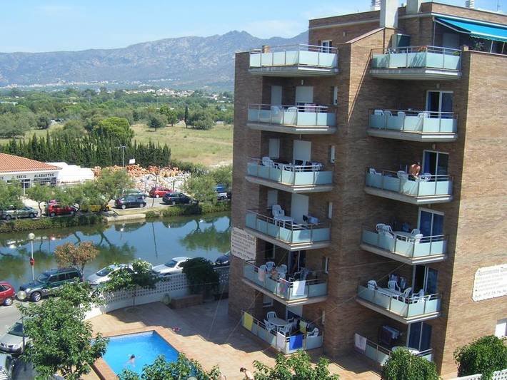 Camping para 4 personas, con balcón en Alt Empordà