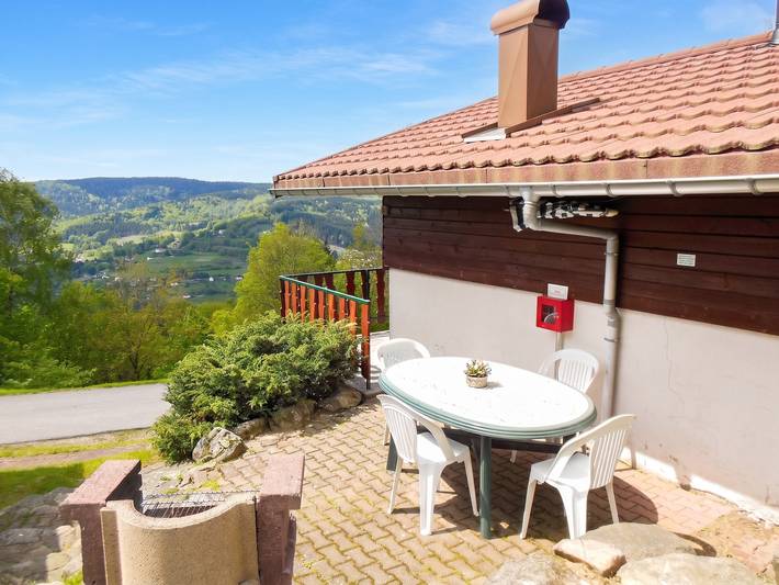 Chalet pour 4 personnes, avec piscine ainsi que terrasse et balcon/terrasse à Le Tholy - 3