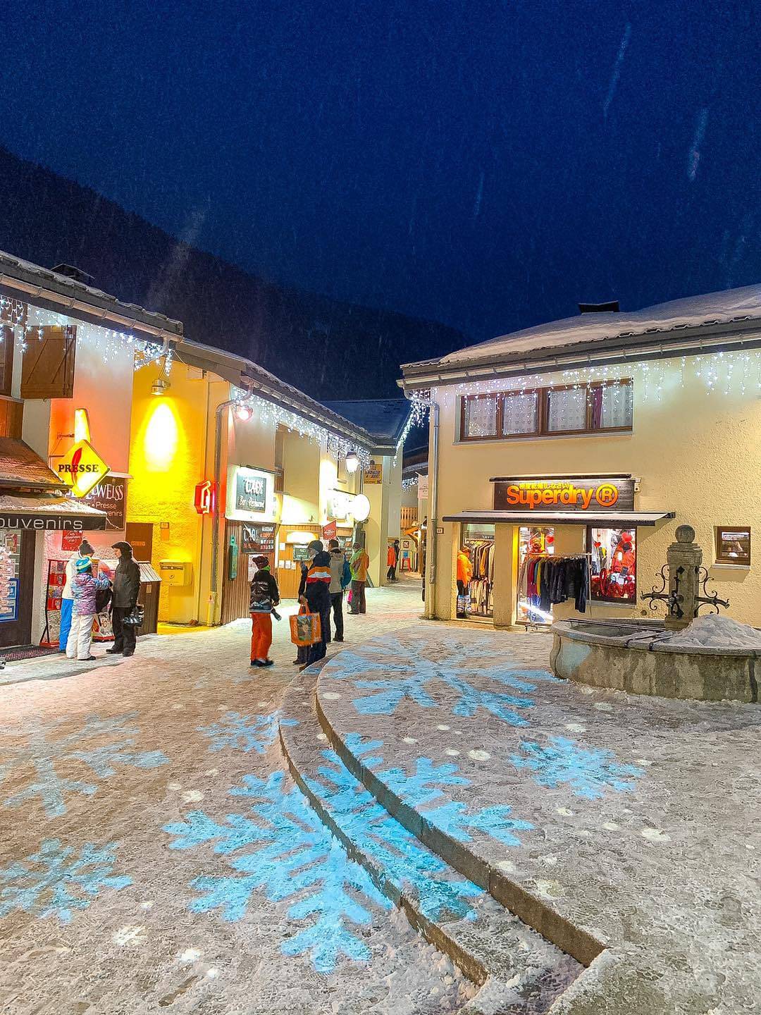 Apartamento vacacional entero, Flat in the heart of the village and at the foot of the slopes in La Norma, Villarodin-Bourget