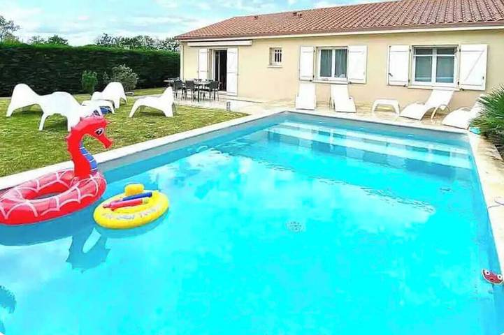 Location de vacances pour 7 personnes, avec Terrasse et Jardin à Boisseuil