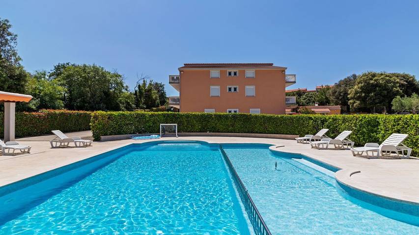 Camping per 6 persone, con piscina e giardino, con animali domestici a Medolino