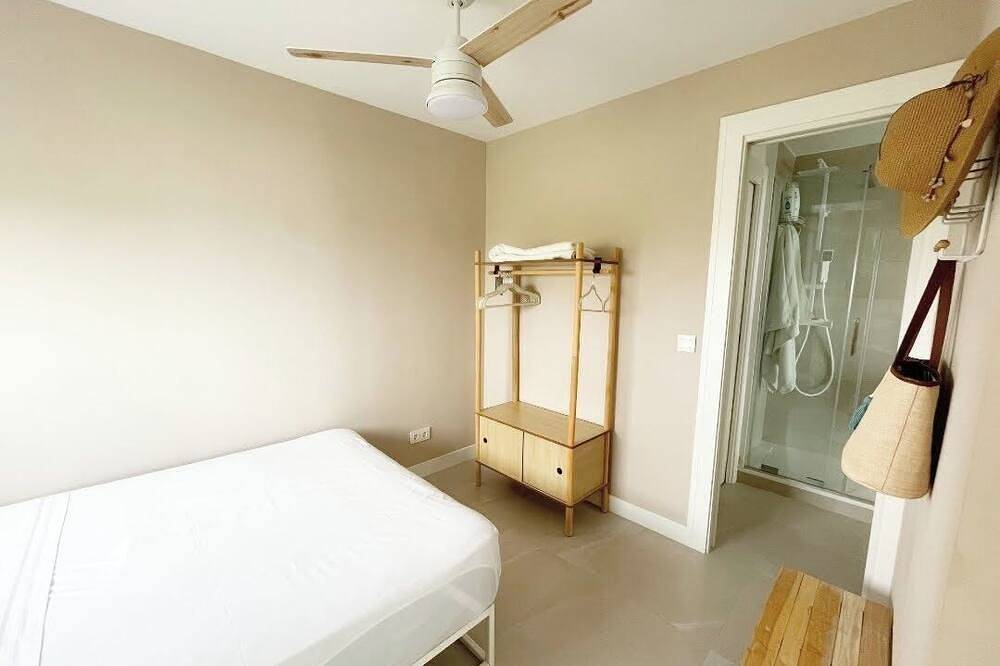 Apartamento entero, 2-bedroom apartment sea-views in charming La Pobla de Farnalls with Wifi in Playa Puebla de Farnals, Puebla de Farnals