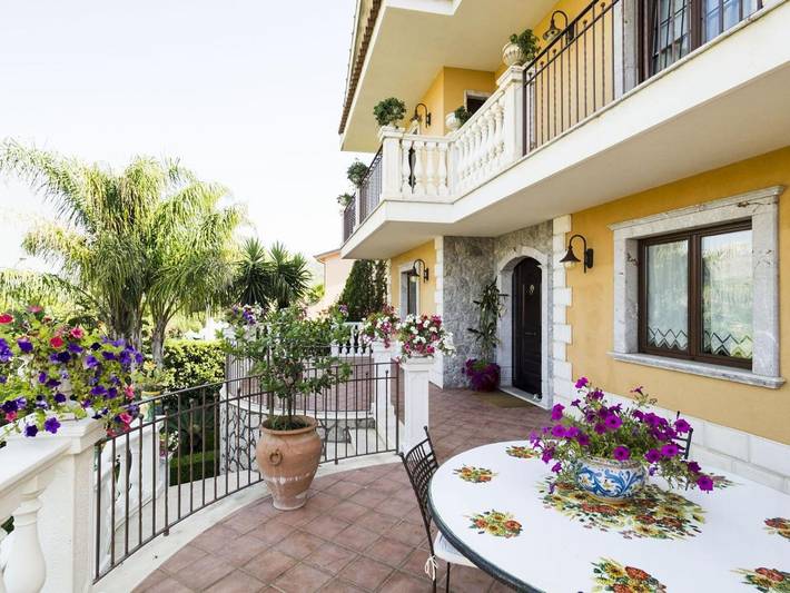 Villa pour 9 personnes, avec piscine et vue ainsi que balcon et jardin à Taormina - 3