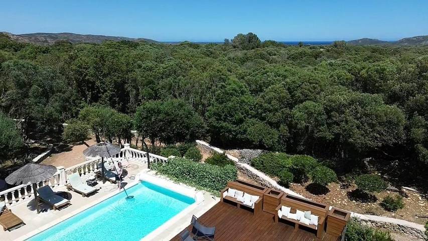 Villa pour 6 personnes, avec Terrasse et Jardin ainsi que Piscine et Vue