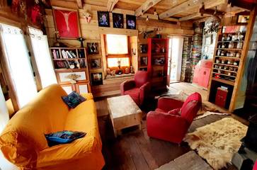 Gîte pour 3 personnes, avec vue et terrasse à Seix