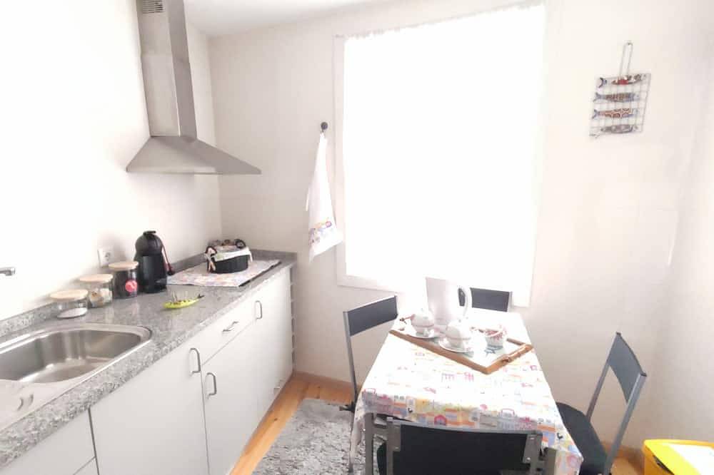 Ganze Wohnung, Homerez - Modernes Apartment in Guimarães, 50 m², Balkon in Guimarães, Braga Distrikt