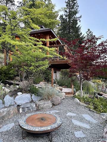 Bed And Breakfast for 4 Guests in West Kelowna, Canadian Rocky Mountains, Picture 1