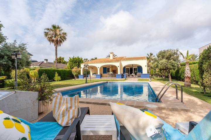 Holiday home for 6 people, with Garden in Cabo Roig