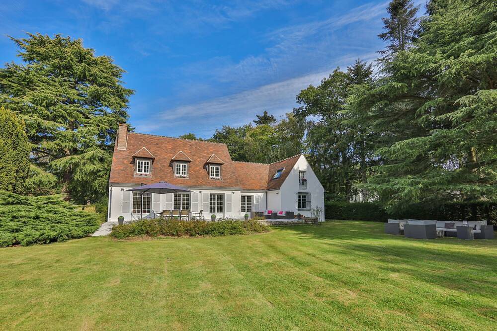 Agritourisme pour 14 Personnes dans Feucherolles, Yvelines