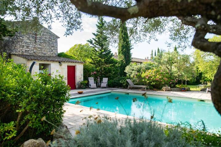Gîte pour 2 personnes, avec Terrasse ainsi que Jardin et Piscine à Le Garn