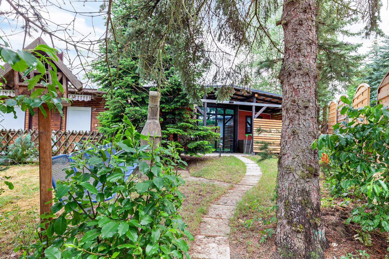 Ganze Ferienwohnung, Tinyhaus 200 mit privater Terrasse, Garten und Wlan in Bungalowdorf Zadelsdorf, Zeulenroda-Triebes