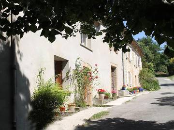 Gîte pour 6 personnes, avec vue et jardin, animaux acceptés à Montmaur