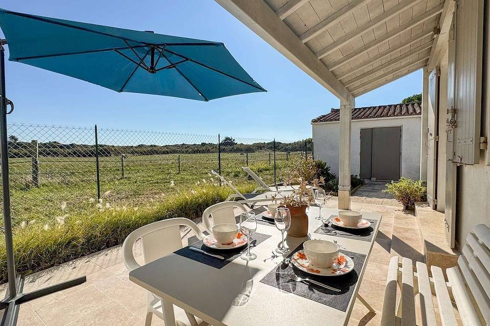 Charming villa facing the dune with yard - parking in La Couarde-sur-Mer, Ile de Re