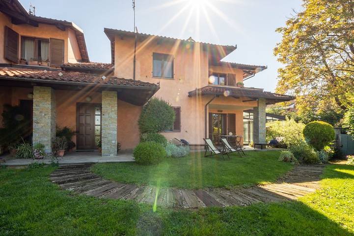 Casa vacanza per 8 persone, con giardino e idromassaggio nonché piscina e balcone - 1