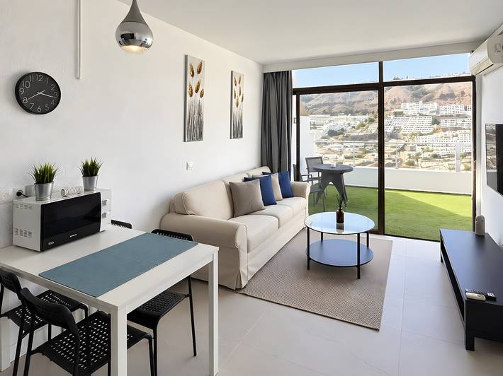 Ganze Wohnung, Frisch renoviertes Penthouse mit privater Terrasse und Pool in Puerto Rico in Puerto Rico (Gran Canaria), Mogán