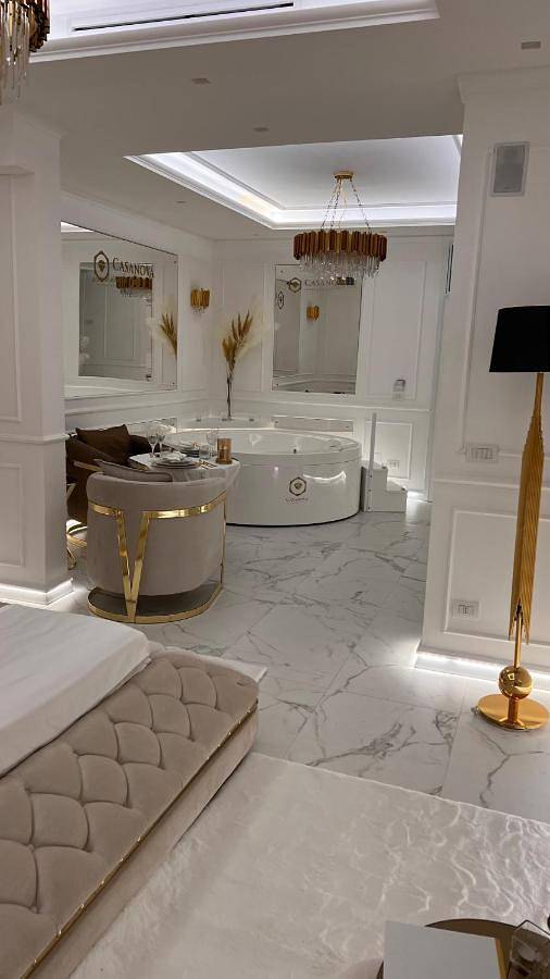 Location de vacances pour 2 personnes, avec piscine ainsi que jacuzzi et balcon à Francavilla Fontana - 4