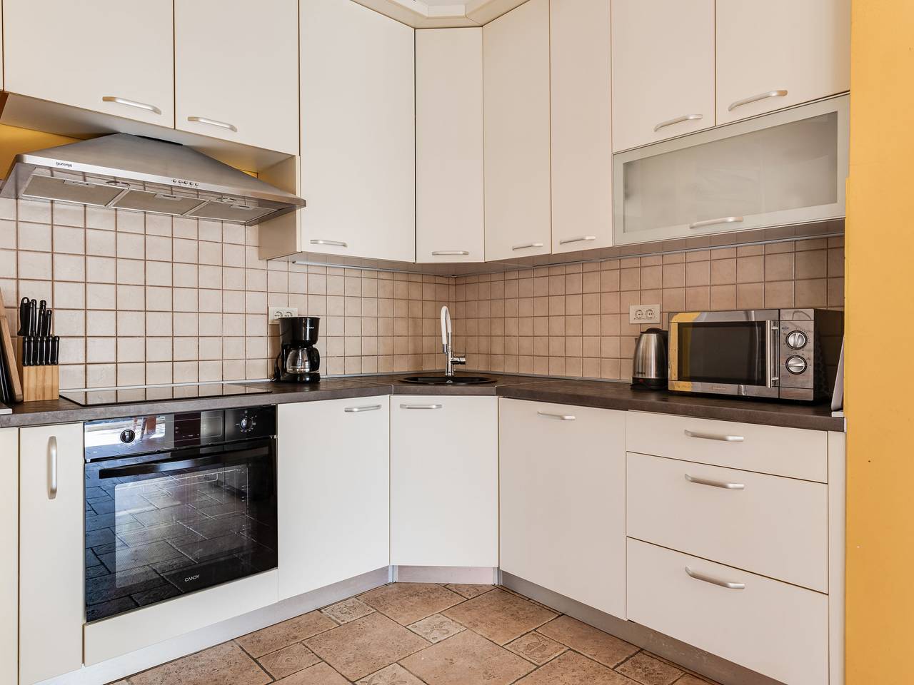 Yellow House in Diklo (Zadar), Zadar (Municipality)