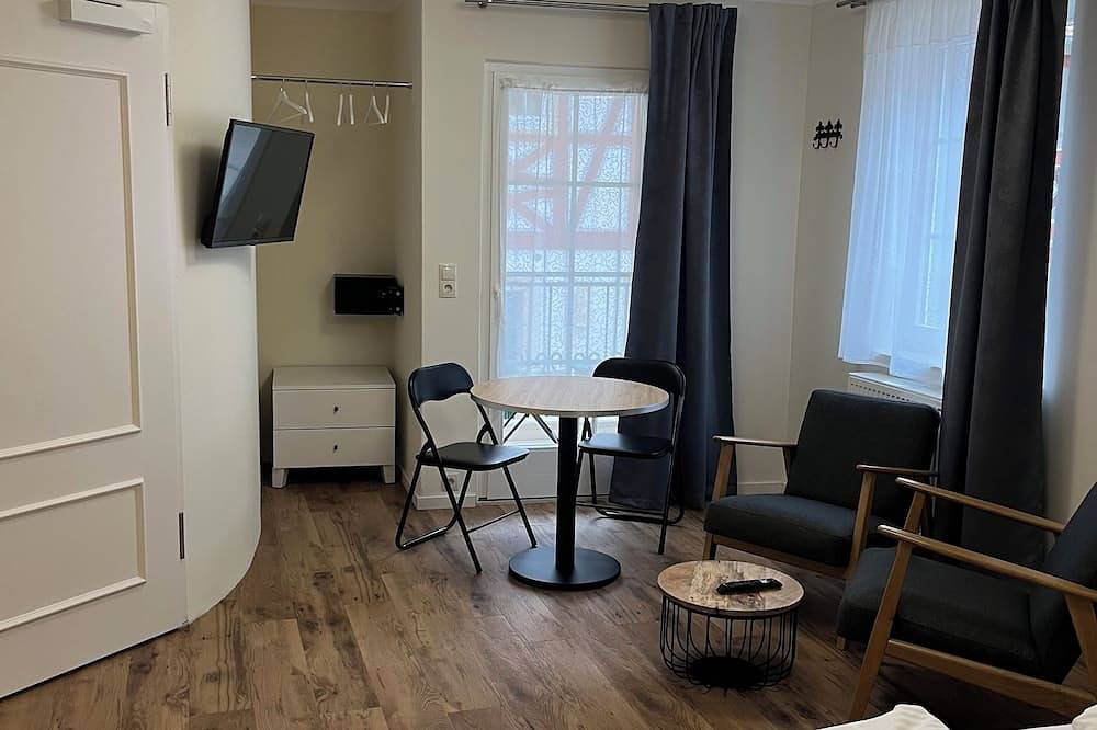 Ganze Wohnung, Studiowohnung \"Kapellenberg\" im alten Weingut in Großkarlbach, Deutsche Weinstraße