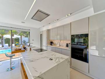 Villa for 12 People in Nueva Andalucía, Marbella, Photo 4