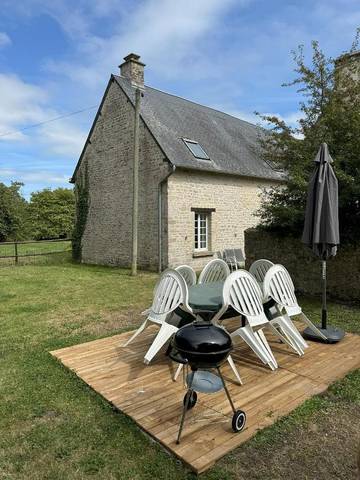 Gîte pour 6 personnes, avec jardin à Saint-Côme-du-Mont